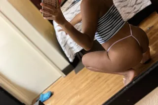 incalls 200hhr no bare or daty... - Image 1