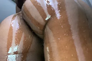 AGES30+❤ INCALL bare available... - Image 2