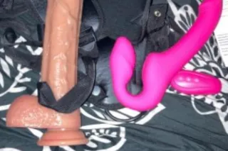 looking for regulars hey hands... - Image 2